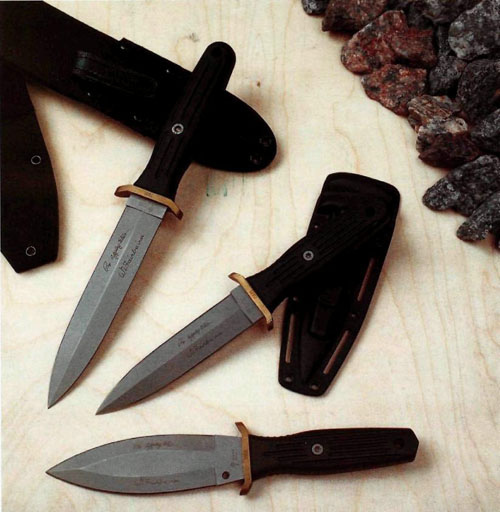 Современный ножи, выпускаемые на фабрике Boker: A-F (вверху). Boot knife (в центре), Mini-Smatchet (внизу)